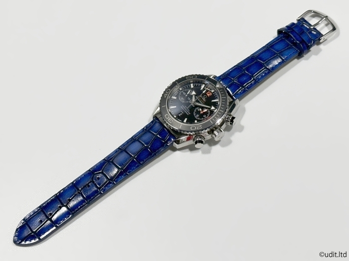 ラグ幅 22mm 腕時計ベルト レザーベルト バンド ブルー クロコダイル調 ハンドメイド 尾錠付き レザーバンド LB102_お取り付けのイメージ写真です。