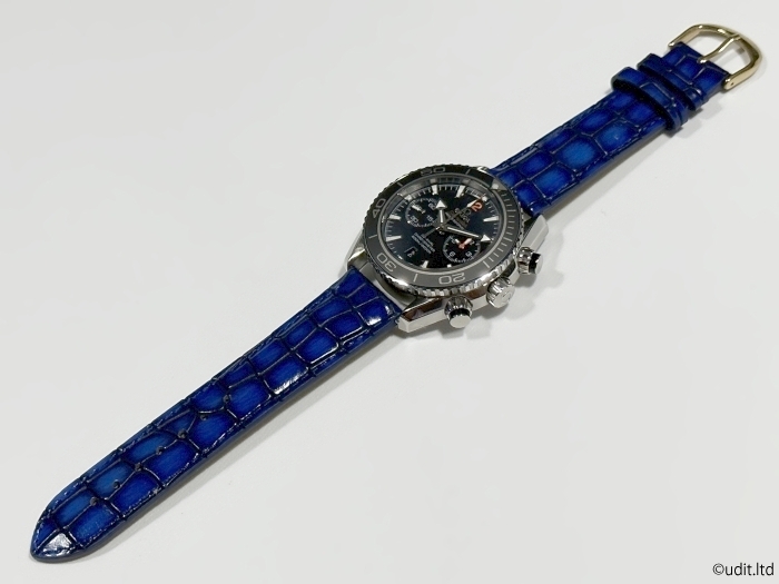 ラグ幅 22mm 腕時計ベルト レザーベルト バンド ブルー 尾錠ゴールド クロコダイル調 ハンドメイド 尾錠付き レザーバンド LB102 _お取り付けのイメージ写真です。