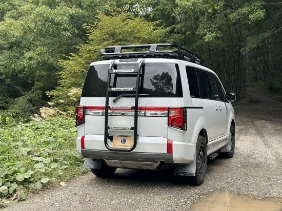 デリカD 5後期車専用 リアアンダーパネル ランドリックジャパン デリカD 5後期車専用 リアアンダーパネル ランドリックジャパン