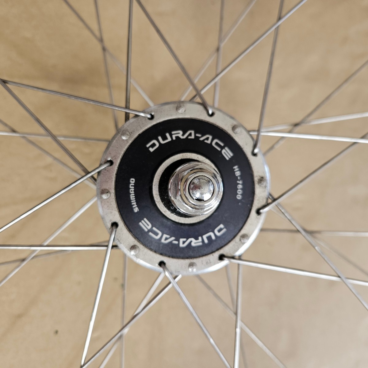 ピスト用 　ZIPP　ジップ　カーボンホイール　40mmハイト　デュラエース　ハブ　チューブラー　21MM　競輪　固定_画像4