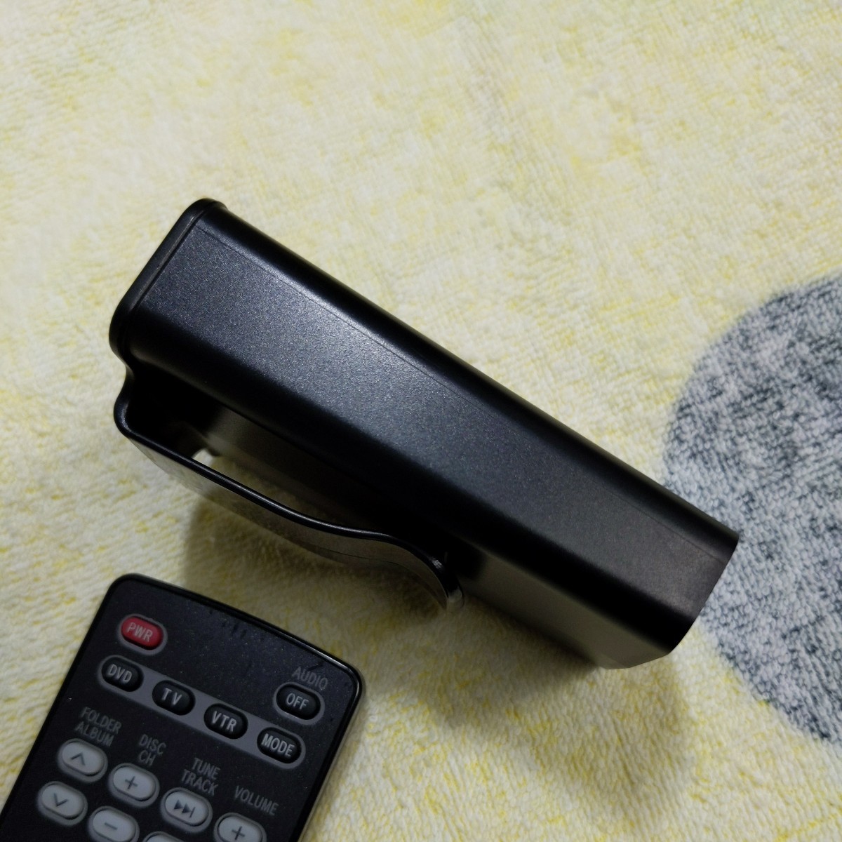 トヨタ純正品 後席モニター用リモコン リモコンホルダー中古品 トヨタ純正品 後席モニター用リモコン リモコンホルダー中古品