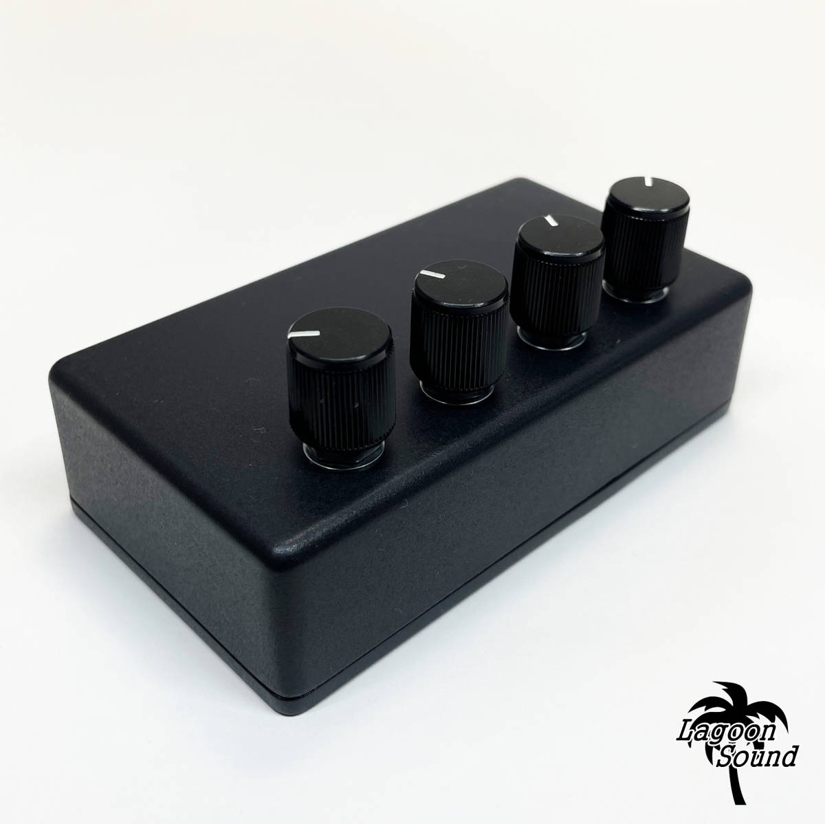 PM4IN1TRS]4 in 1 - TRS{ # passive mixer : super-convenience! input 4 output 1}=STEREO=[ #Passive MIXER / 4in1out ] # volume adjustment #LAGOONSOUND