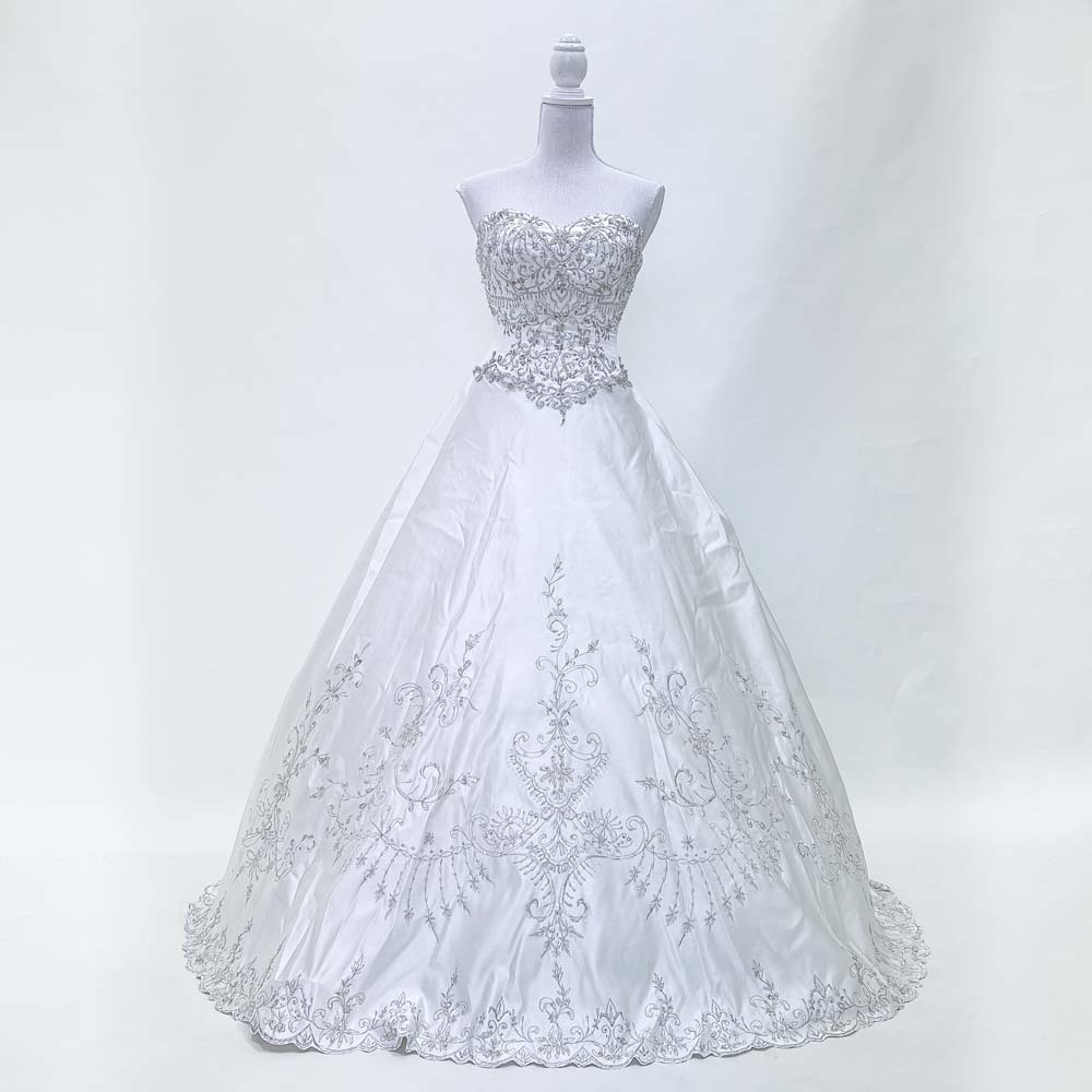 中古　ウェディングドレス　9号程度　ホワイト　銀糸　サテン　ブライダル フォト婚　二次会など　撮影衣装　Aライン W-209