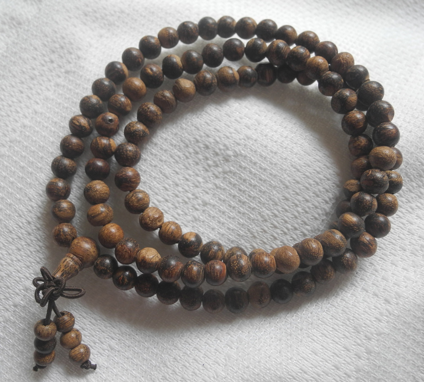  Vietnam production high class goods rank!. tree natural .. beads necklace bracele genuine article 16g 6mm agarwood Buddhist altar fittings .. beautiful wood grain is good fragrance water . aroma 