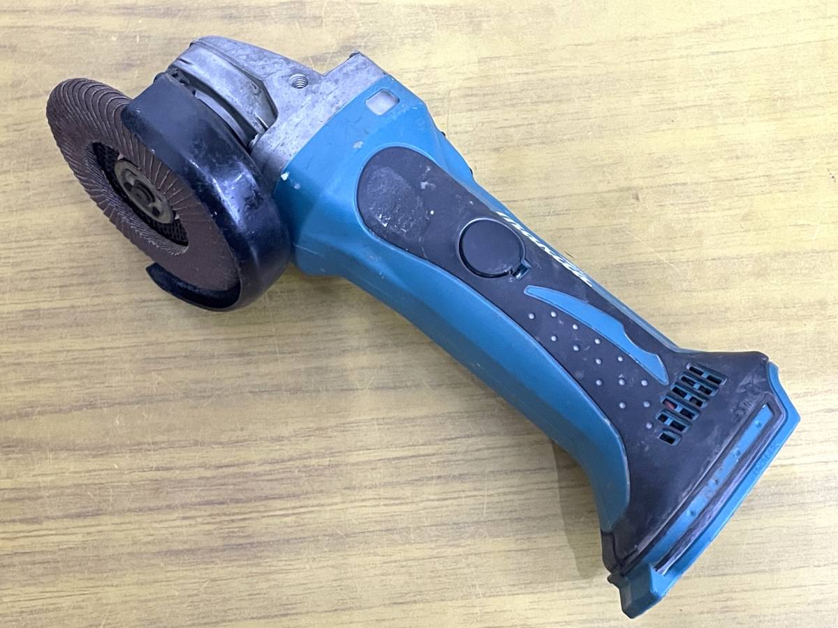 マキタ makita 100mm充電式ディスクグラインダ GA400D 14.4V 動作確認済 本体のみ 0063826 管231114 CHFA_画像2