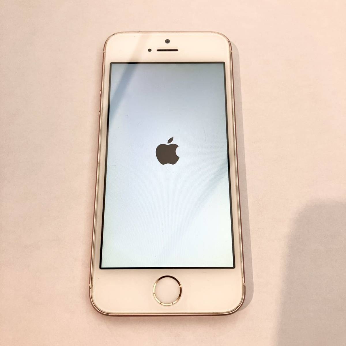 iPhone SE(第一世代) docomo 64GB. ローズゴールド- iPhone SE(第一世代) docomo 64GB. ローズゴールド-