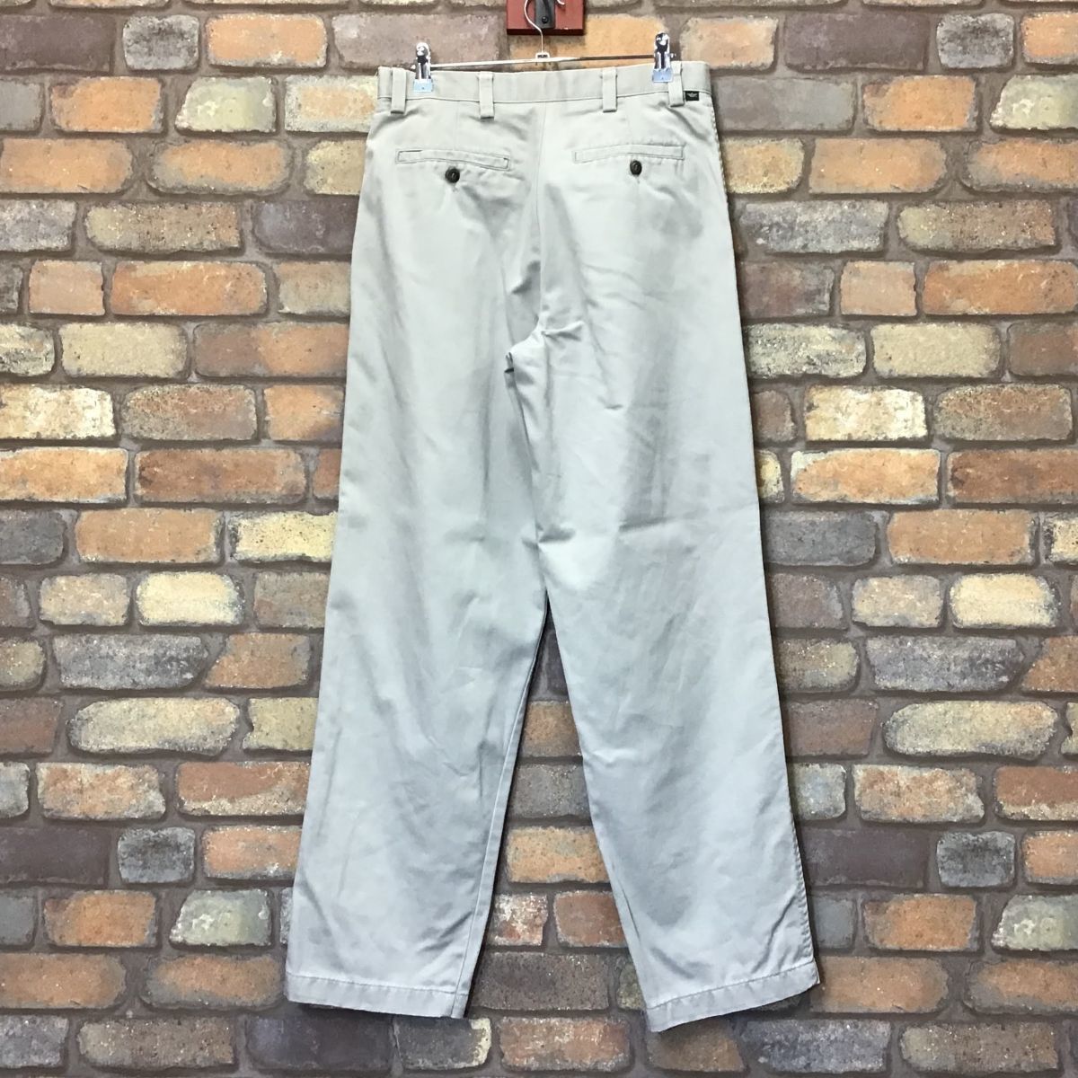 BP1-966★76センチ位★お買い得品★【Levi's by DOCKERS ドッカーズ】ツータック チノパン【W31×L32 メンズ M】グレージュ USA古着_画像4