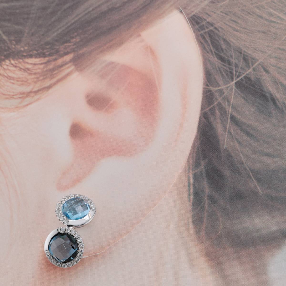 K18 WG ピアス イヤリング ブルートパーズ 6.42ct ダイヤモンド 0.30ct