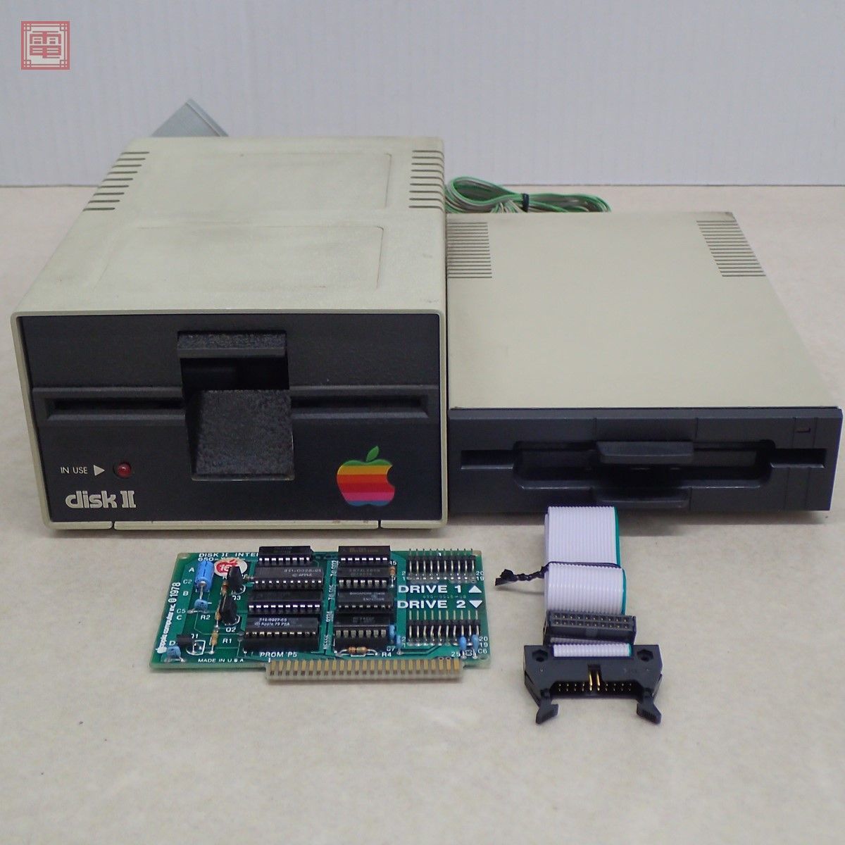 Apple II 外付けFDドライブ disk II (A2M0003/A2M0044)・非純正ドライブ F-051APC・DISK II インターフェースカード・接続ケーブル【20_画像1