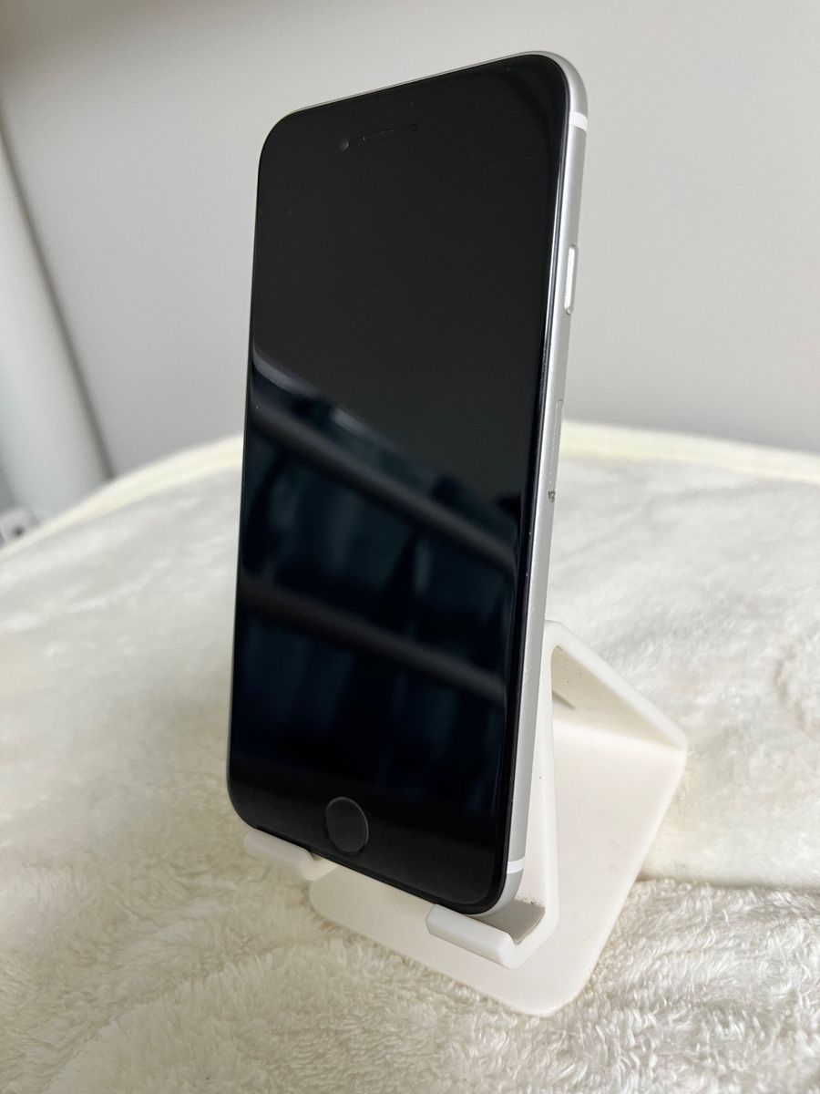 iPhone SE 第2世代　64GB ホワイト SIMフリー今週限り1000円引き