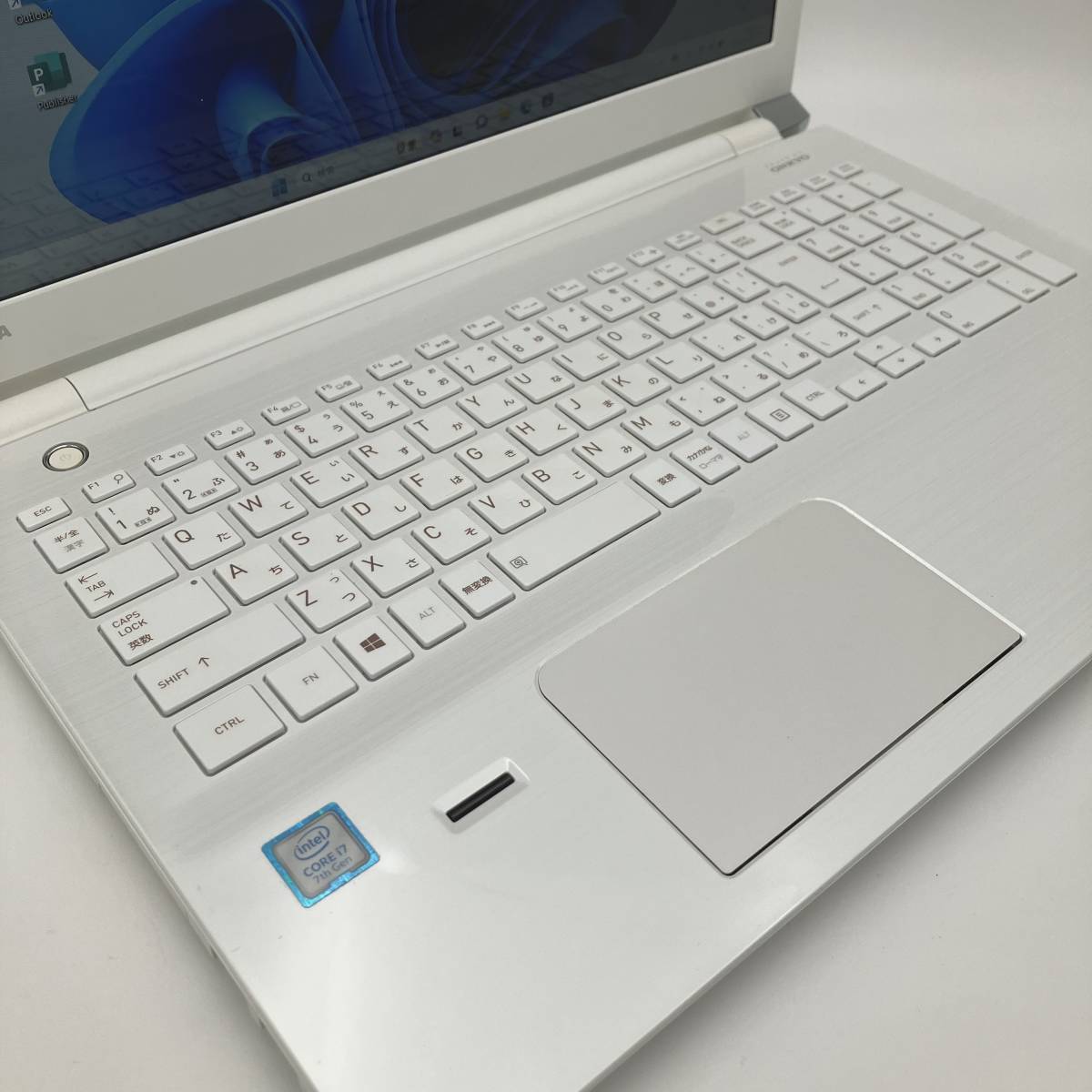 美品★フルHD★ハイエンドi7【メモリ24GB+爆速新品SSD/Core i7-7500U】東芝 T75/CWD★Windows11/Office2021/ブルーレイ/バッテリー交換済_画像5