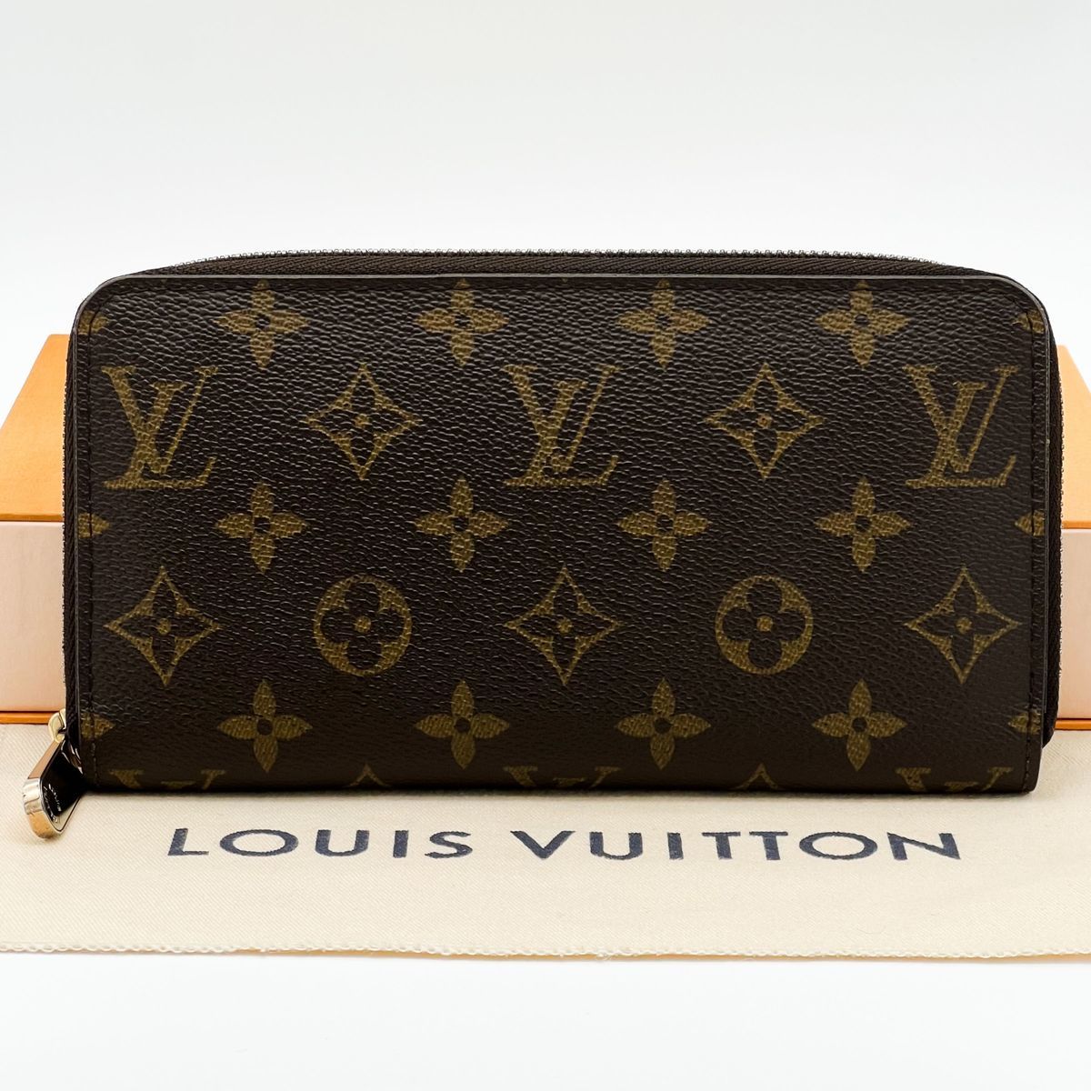 使用わずか LOUIS VUITTON ルイヴィトン モノグラム ジッピーウォレット ラウンド 長財布_画像2