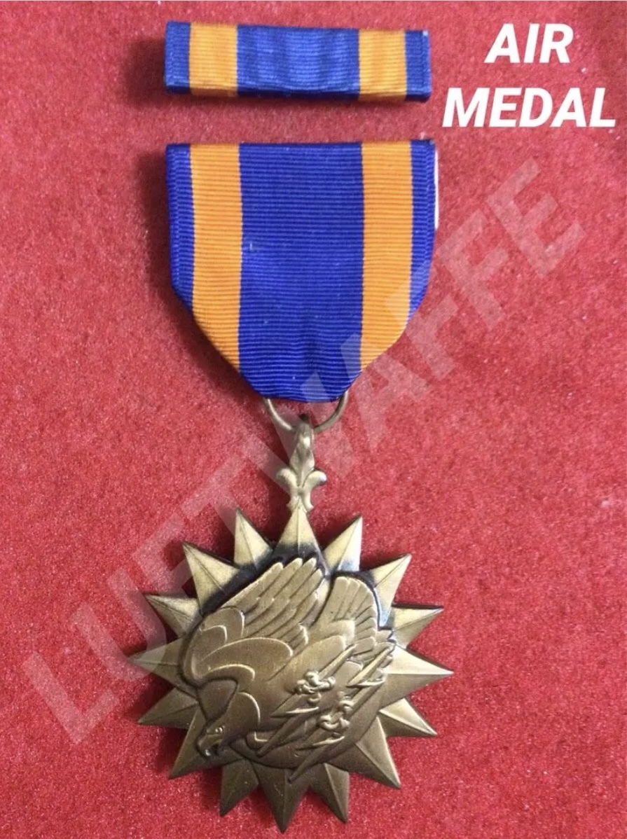  America ВВС орден битва . глава Air Medal.. имеется значок рис ВВС б/у 