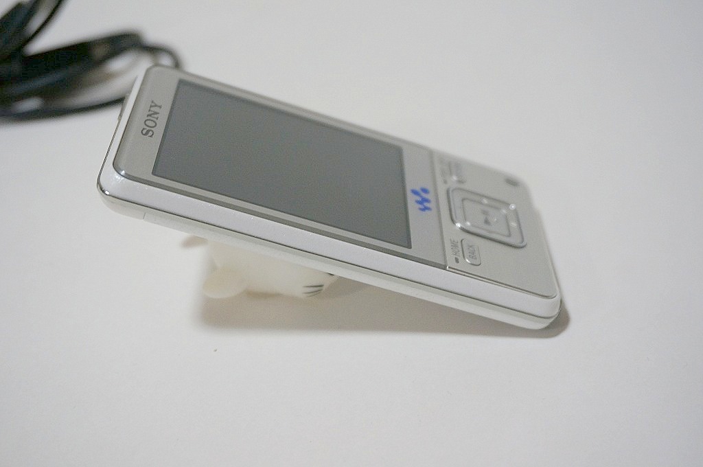 SONY Walkman NW - 帶有8 GB充電線的A 828 原文:SONY ウォークマン NW-A828 8GB　充電ケーブル付き