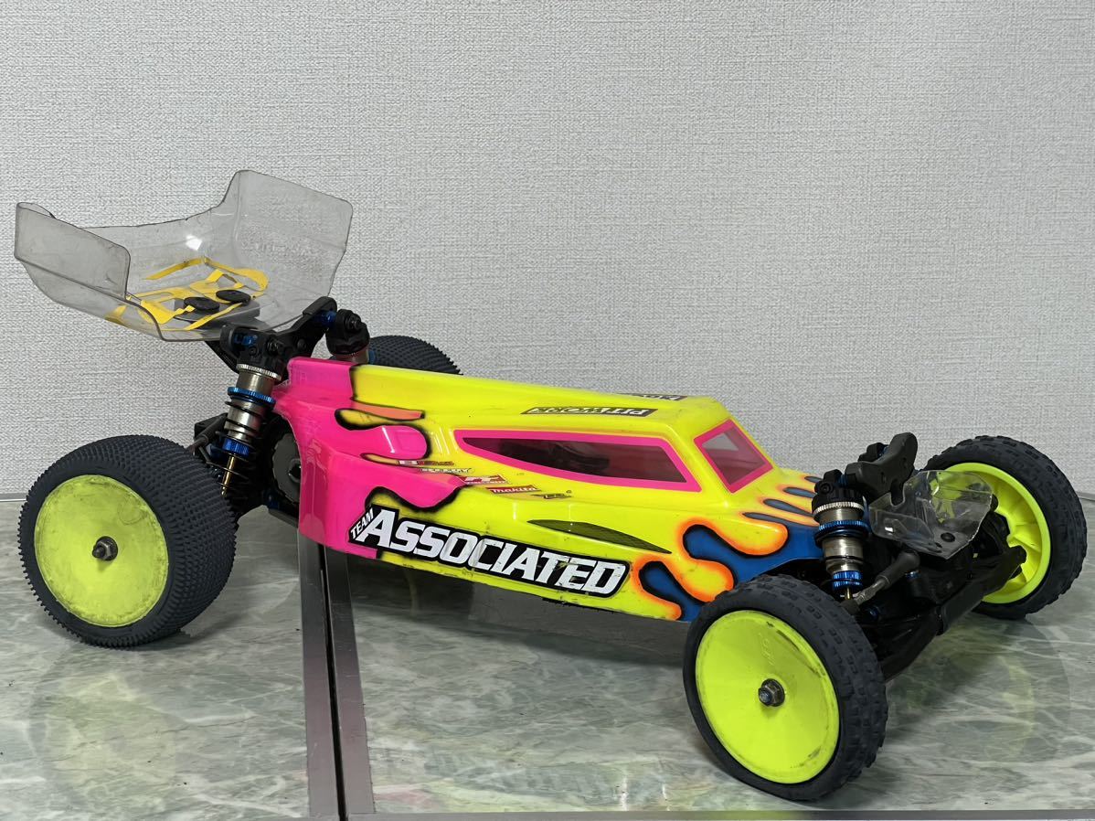 ASSOCIATED RC10 B6.4 アソシエイテッド_画像2