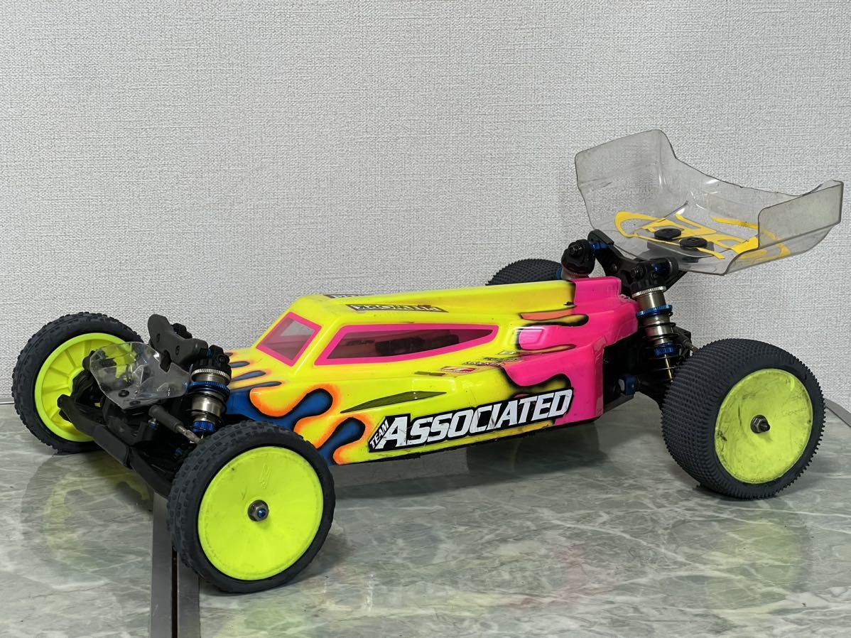 ASSOCIATED RC10 B6.4 アソシエイテッド_画像1