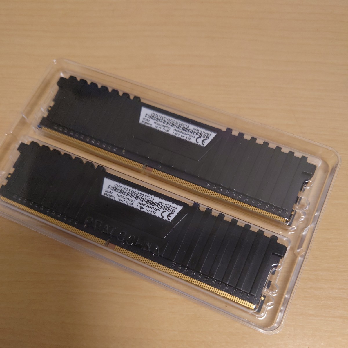 CORSAIR DDR4 3000MHz デスクトップPC用 メモリモジュール VENGEANCE LPX Series ブラック 16GB（8GB×2）セット CMK16GX4M2B3000C15_画像2