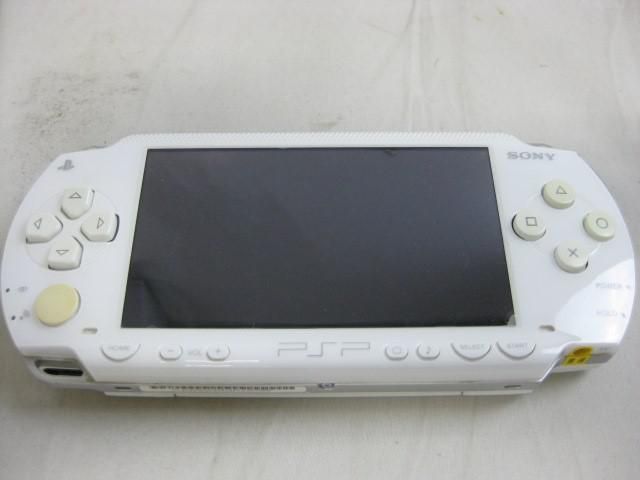 【同梱可】中古品 ゲーム PSP 1000 2000 ホワイト シルバー 本体 動作品 充電器付き 2点 グッズセット_画像4
