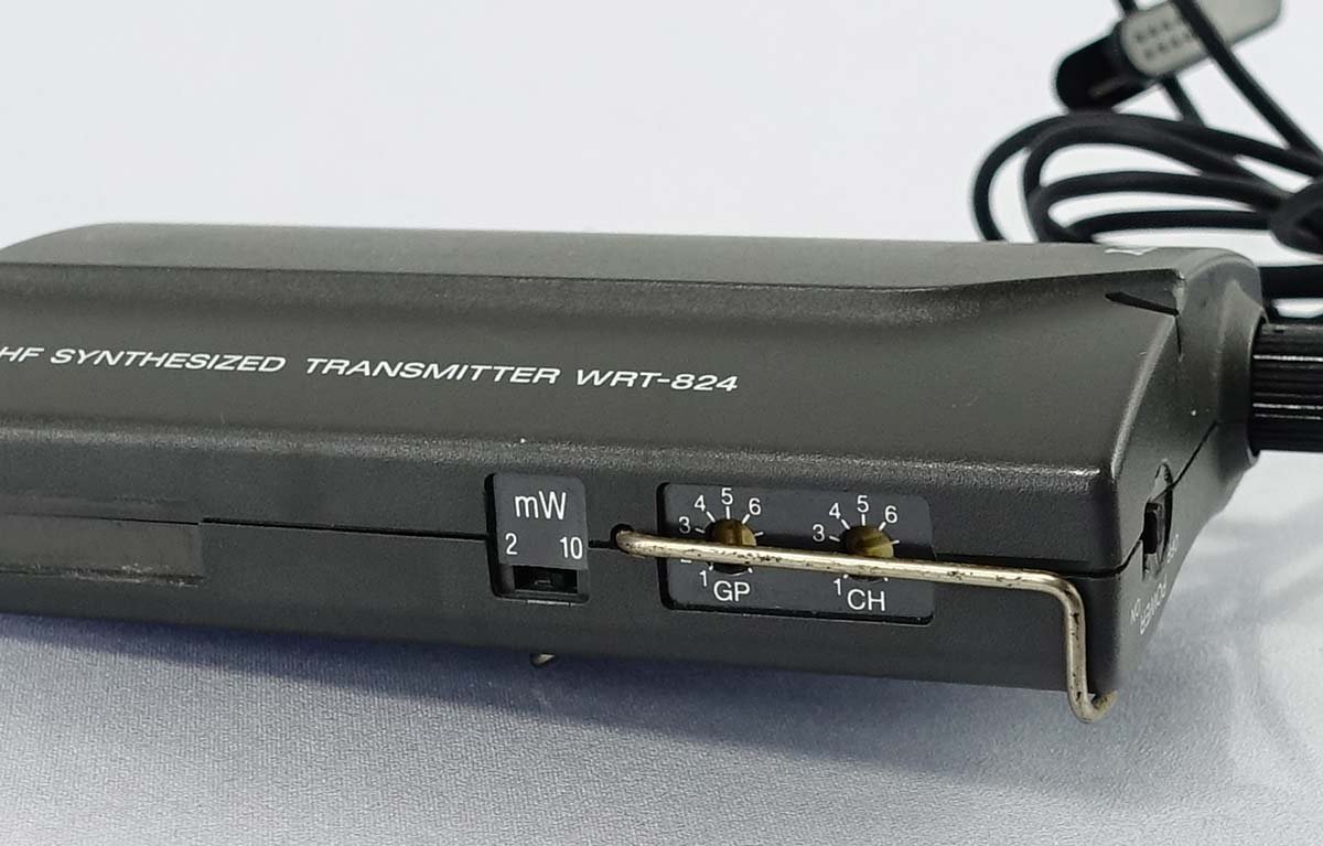 現状品 SONY セットWRT-824 WRT-804 UHFシンセサイザー トランスミッター タイピン型マイク ワイヤレスマイク BC-815A ソニー S111607_画像7