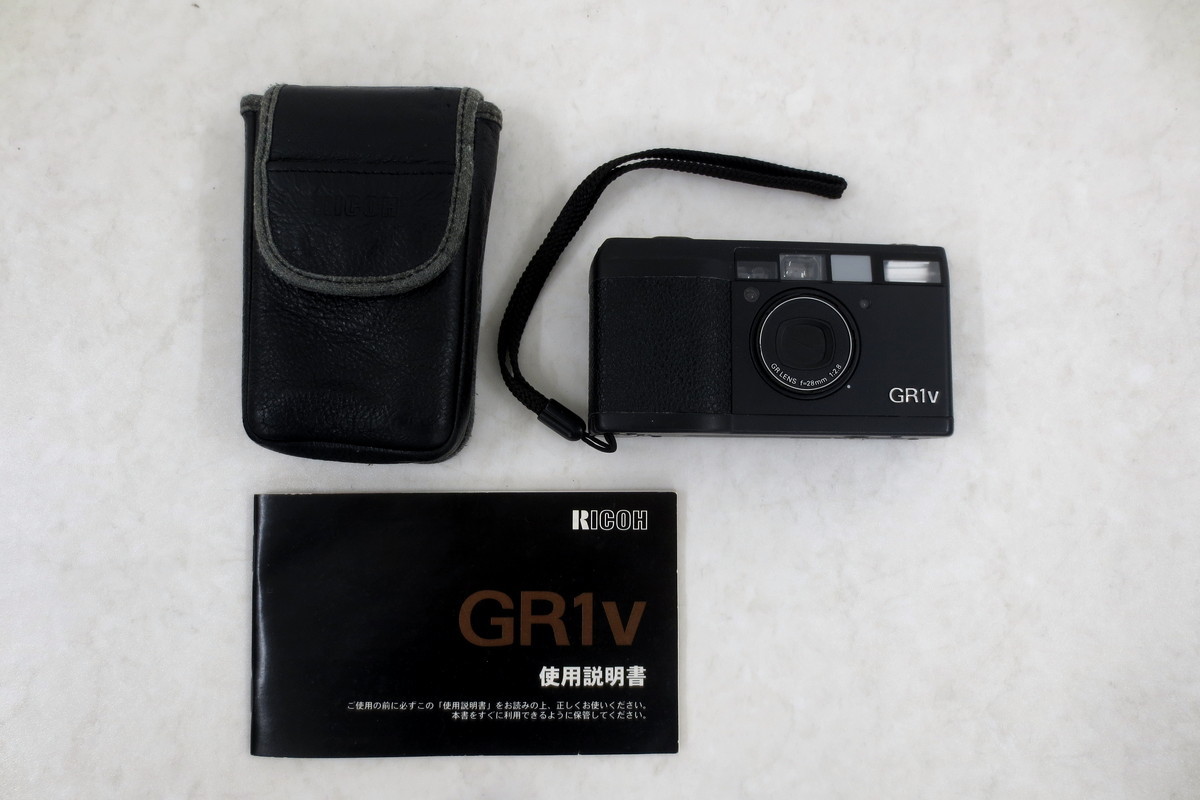 【液晶完動品】Ricoh GR1V Black 中古美品 35mm Film Camera リコー ブラック Point & Shoot コンパクトフィルムカメラ 使用感少なめ 取説_画像1