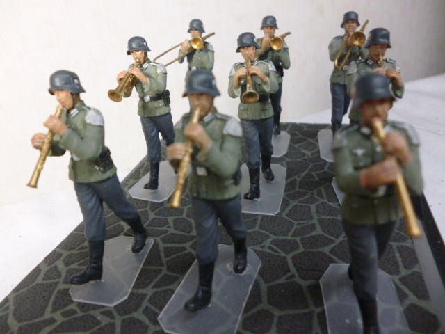 1/35ドイツ国防軍軍楽隊レジン12体ベース付完成品 - 完成品 1/35ドイツ国防軍軍楽隊レジン12体ベース付完成品 - 完成品