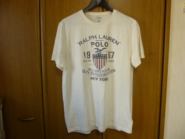 美品 Ralph Lauren ラルフローレン 半袖Tシャツ サイズL クリーム色 無地 前面POLOロゴと星条旗のプリント有り 薄手のコットン素材の画像3
