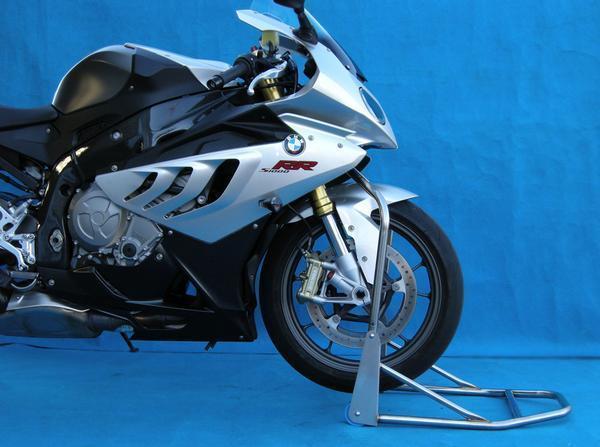 BMW　S1000RR　　　フロントアジャストスタンド　BA00-155BF-15　　　　　　　　　　（M1000RR R80RS R100RS）　　　_イメージ画像（使用例）