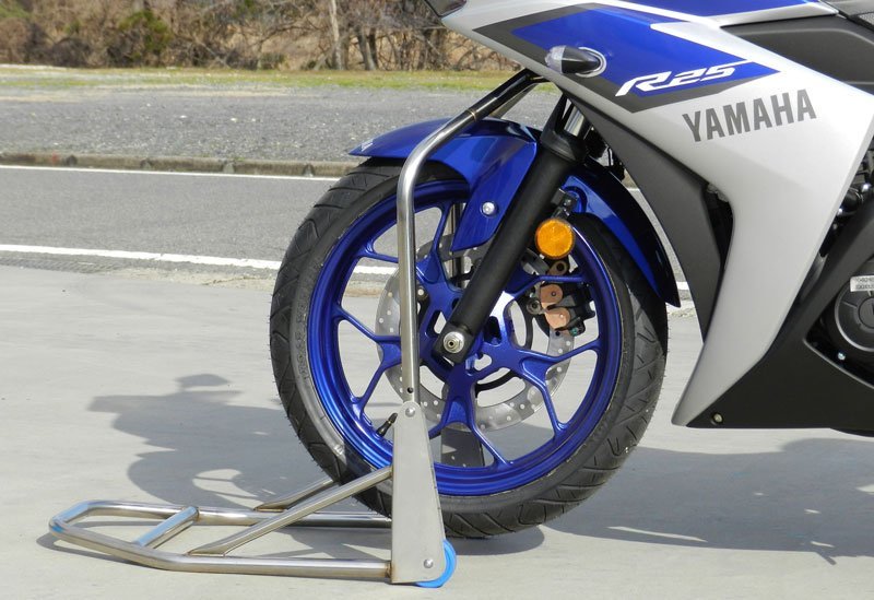 フロントアジャストスタンド　　BA00-172BF25M　　　　 YZF-R25　 　　YZF-R3　　　_イメージ画像（使用例）