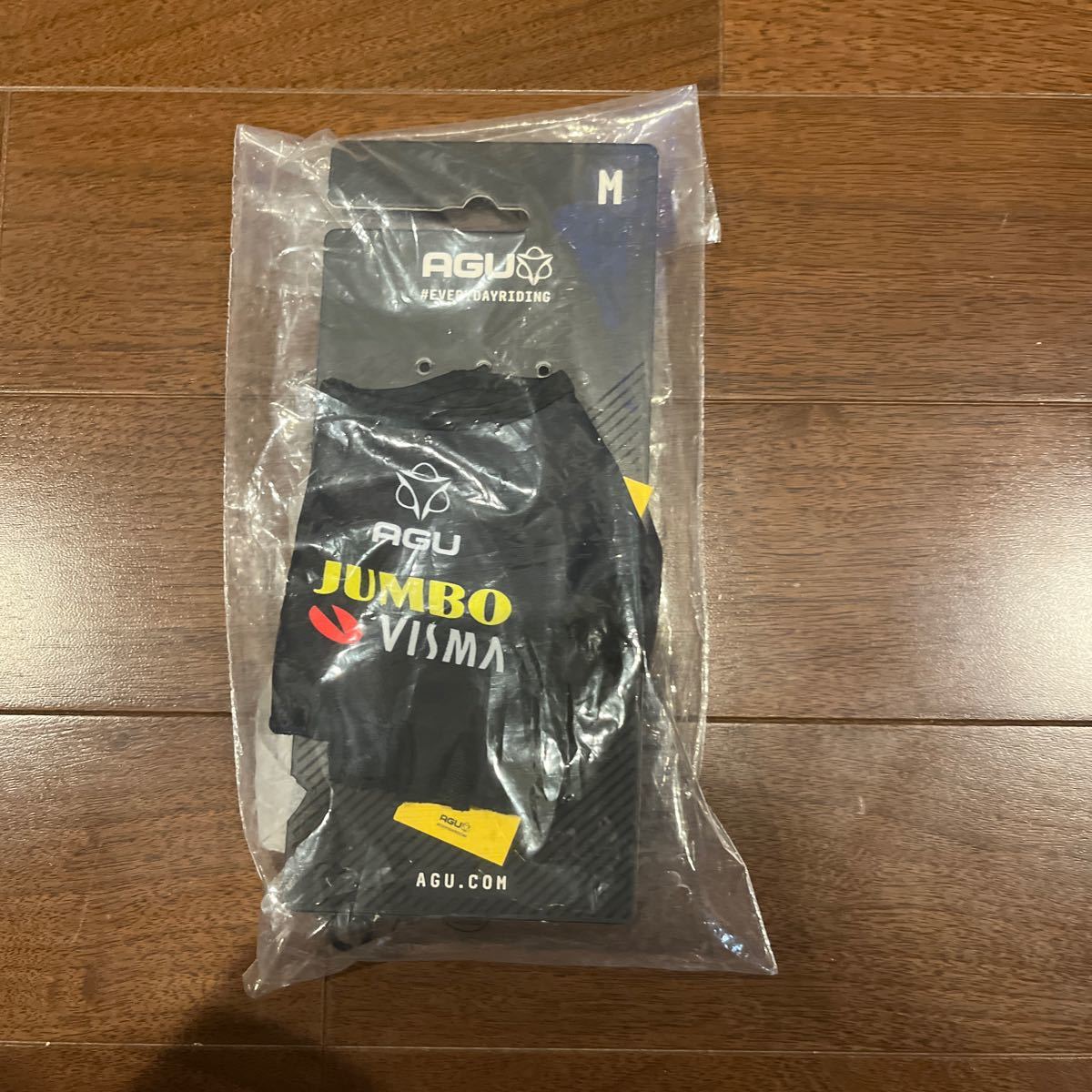 AGU Team Jumbo-Visma Replica Gloves black (チーム ユンボビスマ レプリカ グローブ）ブラック/黒 サイズM 指切りグローブ 新品未使用品_画像2