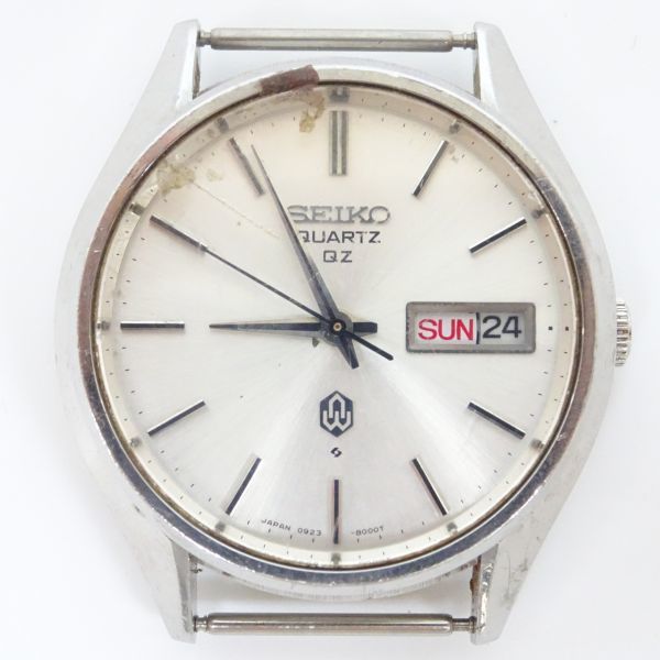 ♪tyys 933-3 118 SEIKO セイコー クォーツ 0923-8000-G デイデイト シルバー文字盤 メンズ腕時計 裏蓋閉まらずジャンク品_画像1