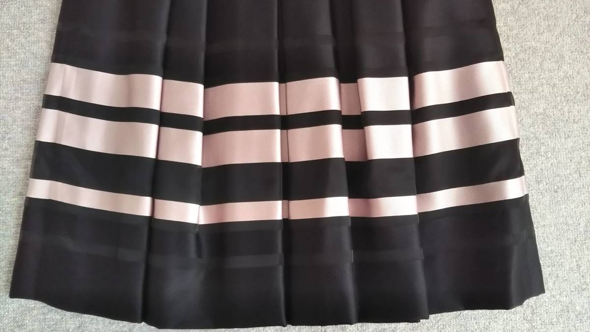 新品　TO BE CHIC　後ろゴムバイカラー素敵なスカート　40（M)　ピンク・黒　36300円_画像3
