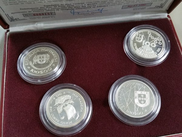 SNFO58　世界のコイン 　記念コイン　リベリア共和国貨幣プルーフセット　ポルトガル など　おまとめ_画像9