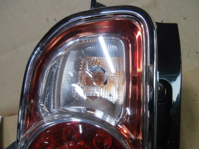 【076144】　ハスラー　MR41S　左テールランプ　35670-65P00