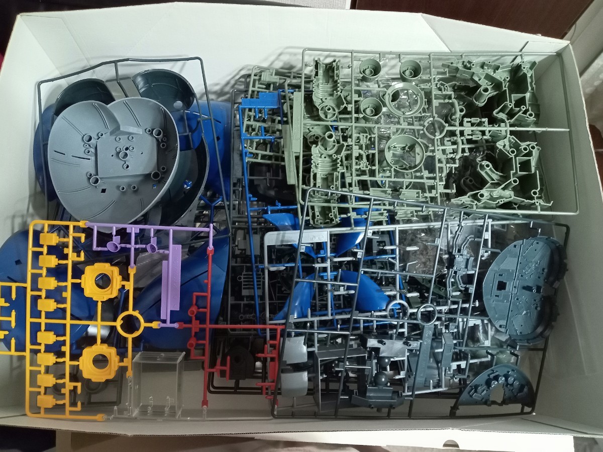 1/100 MG　MSN-02パーフェクトジオング　一部組立済　ジャンク扱い　マスターグレード_画像4