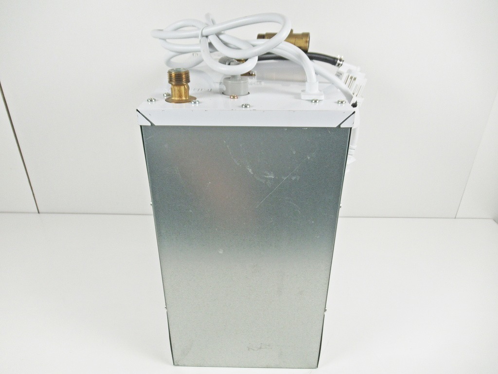 ◆[C37]INAX　イナックス　小型電気温水器　EHPN-H12V1　貯湯量/12L　わきあがり温度60/85℃　動作確認済_画像4