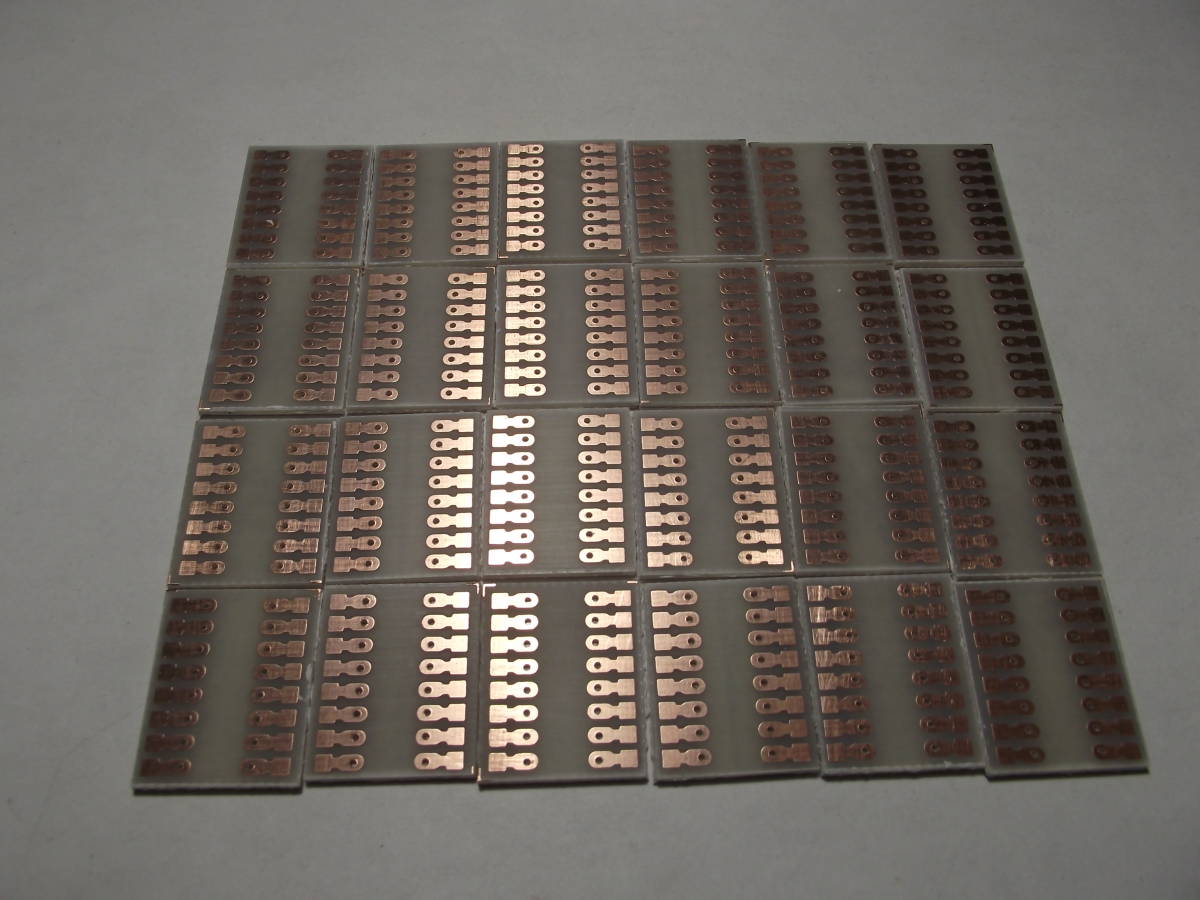 ■　D#3　ランド法での基板製作に。DIP-IC用ランド板（？）を24枚。　■_銅箔面。画像は流用。