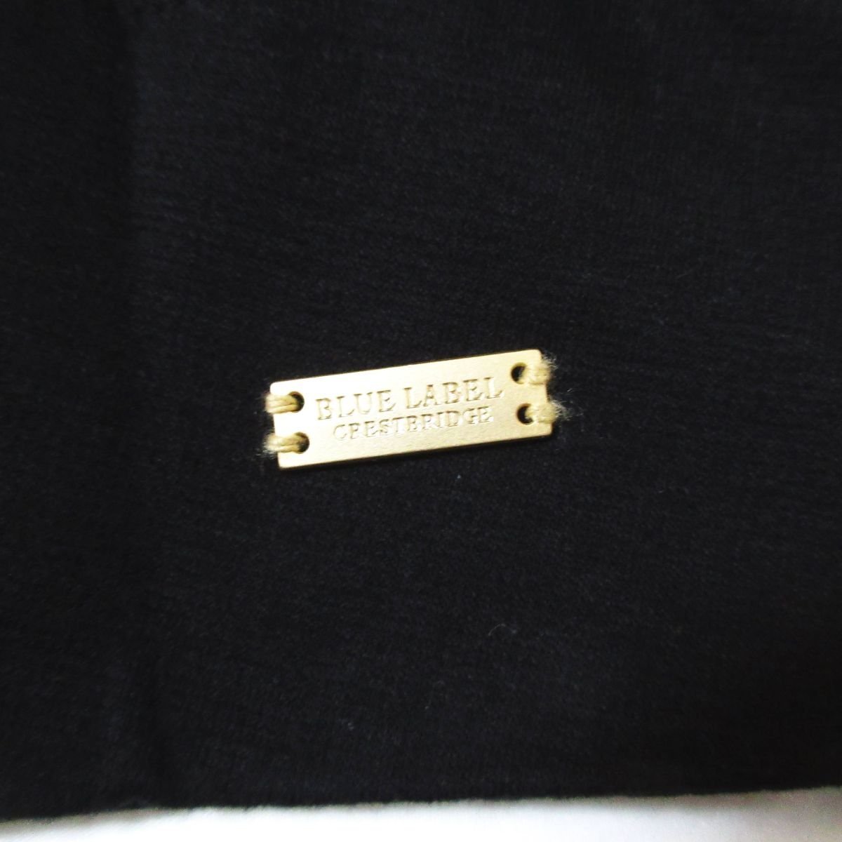 美品 BLUE LABEL CRESTBRIDGE ブルーレーベルクレストブリッジ ボーダー 半袖 ひざ丈 ドッキング ニットワンピース 38 グレー×ブラック_画像6