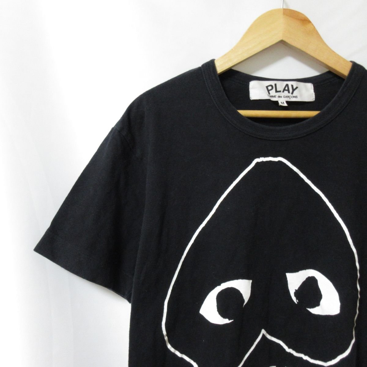 良品 PLAY COMME des GARCONS プレイコムデギャルソン 逆さハートプリント クルーネック 半袖 Tシャツ カットソー M ブラック 113_画像2