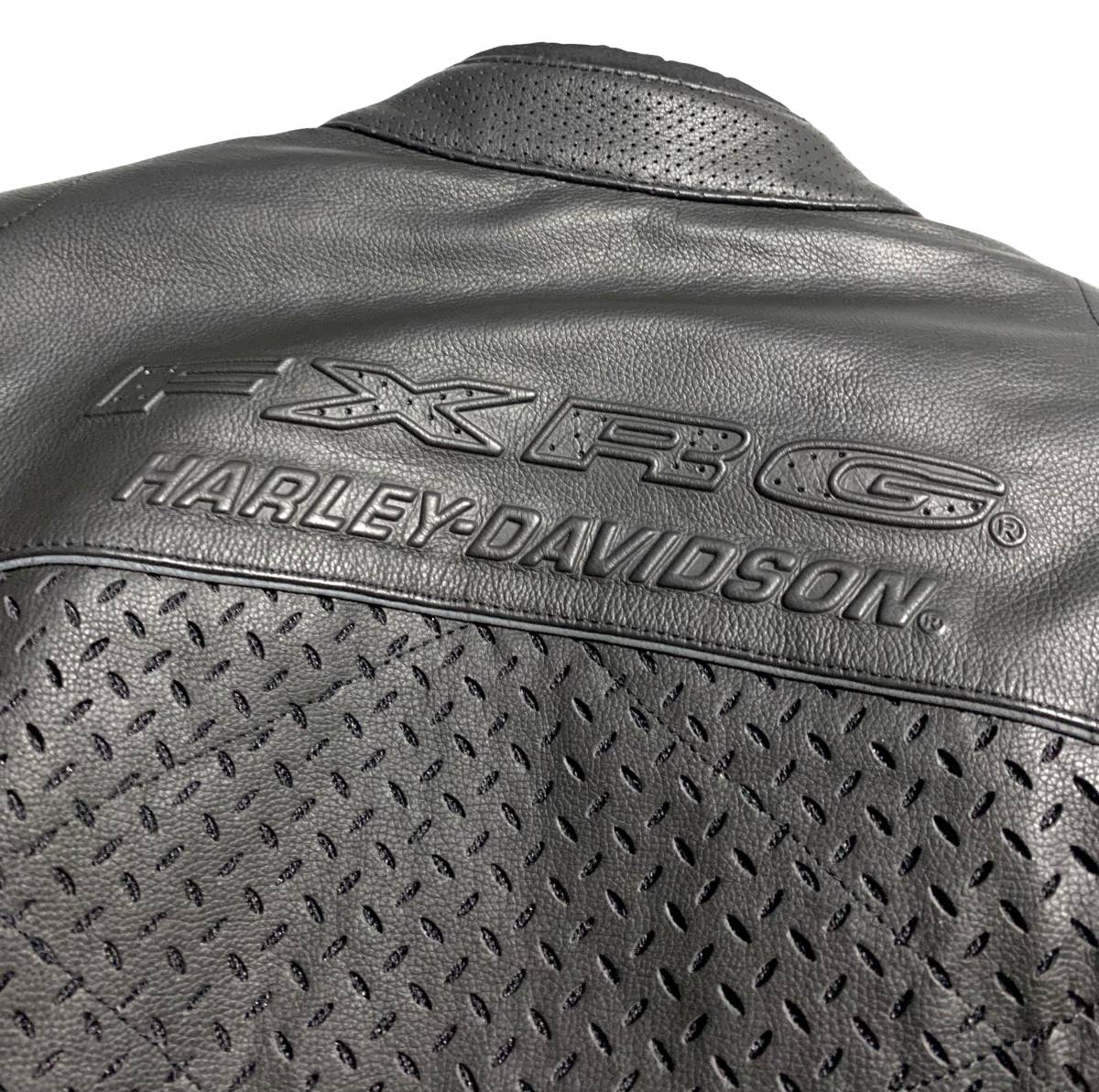 最高級【定価12万】HARLEY-DAVIDSON ハーレーダビッドソン FXRG レザー ライダースジャケット L ロゴワッペン 牛革 メンズ プロテクター付_画像7