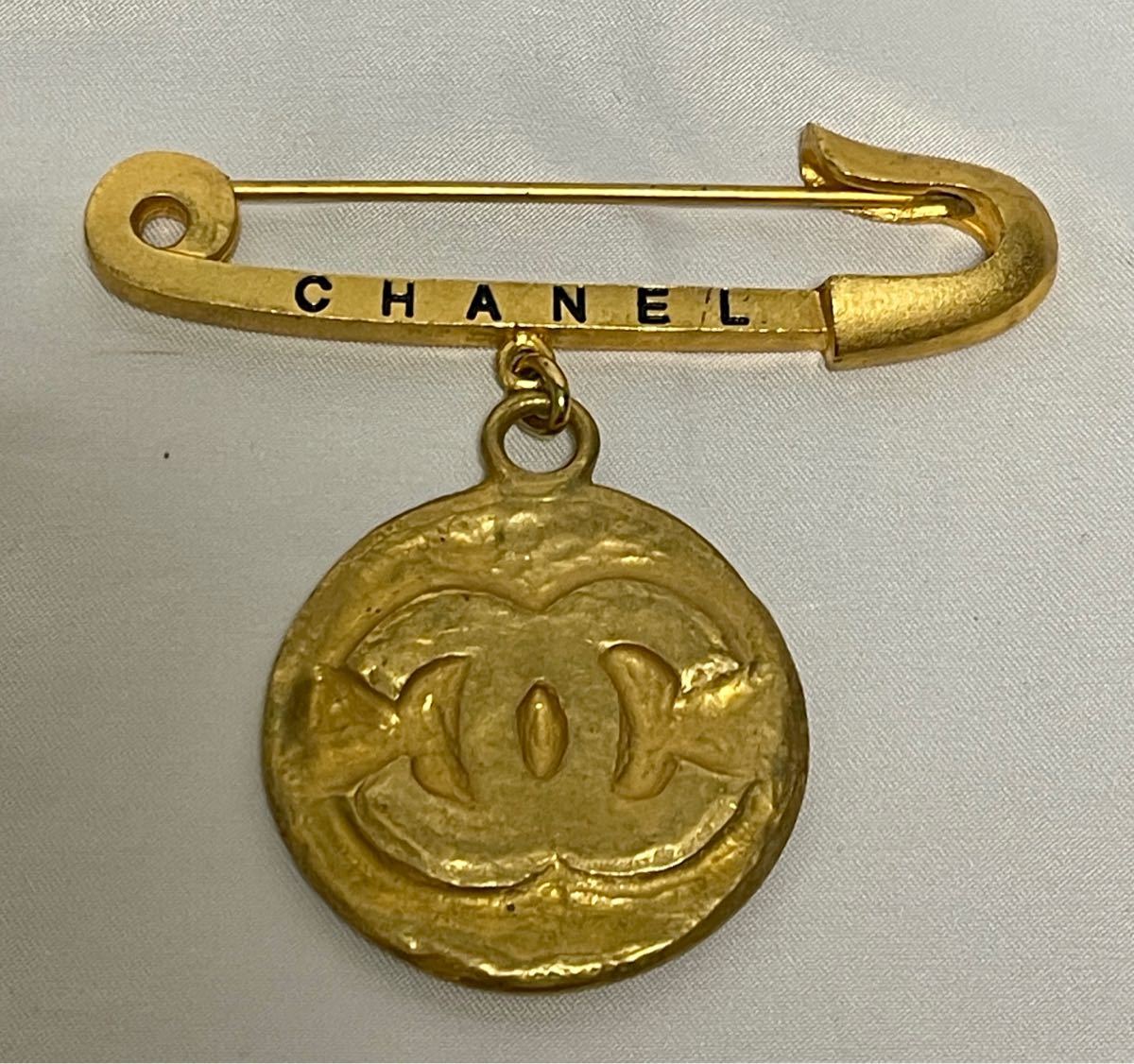 1円〜CHANEL シャネル ココマークピンブローチ 94/P 約40.6g 元箱 _画像3