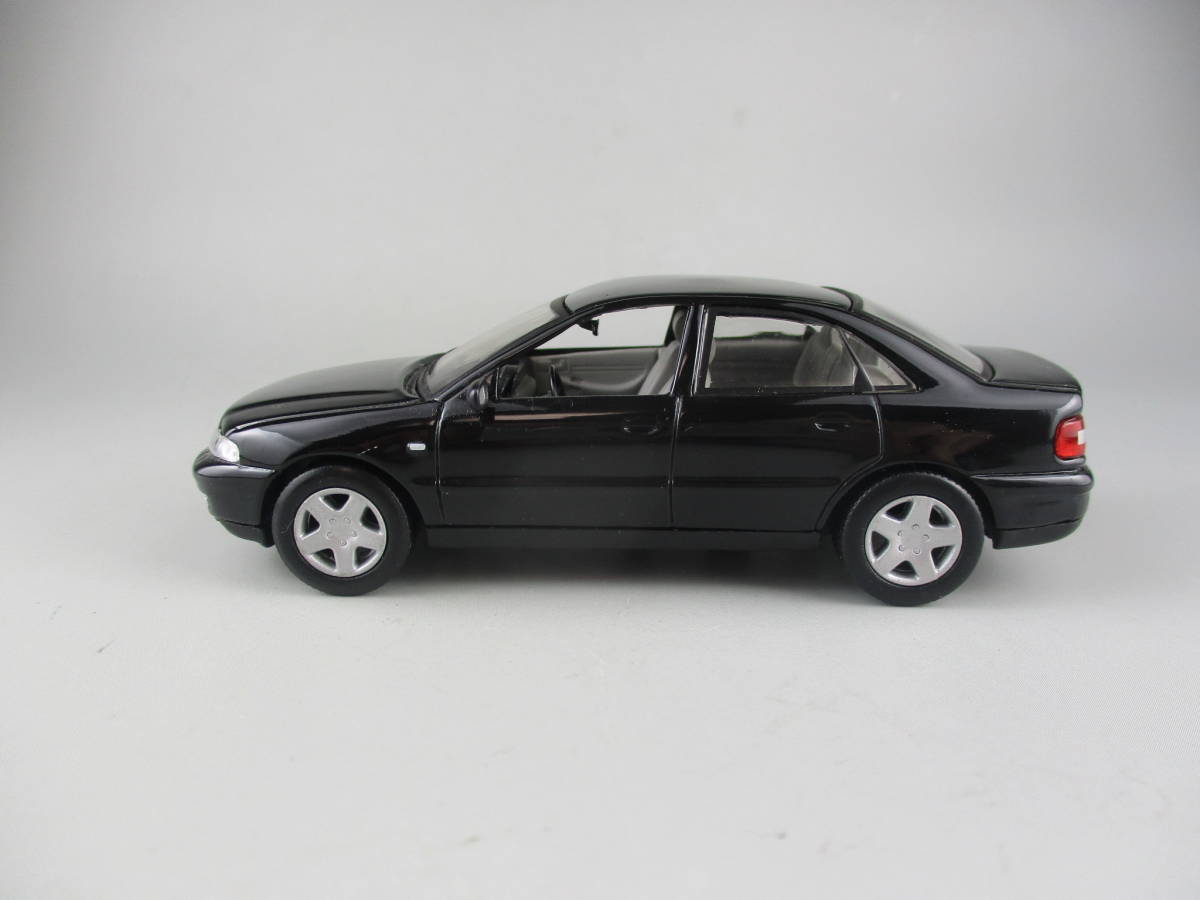 速決有、アウディ A4 AUDI A4 　黒色　1/43 トミカではありません_画像3