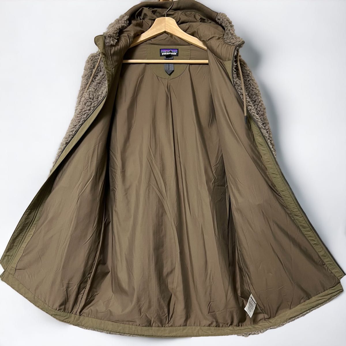 工場直売 2020美品】Patagonia パタゴニア メサ ダスティ レディースM 女性用