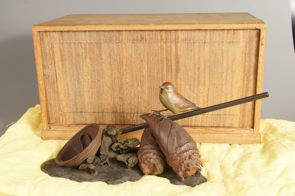 古董收藏品★280作者的黃銅支架銅製竹子竹子慢跑棒鼓舞人心的神器藝術品    原文:骨董収集品★その280　作家物　真鍮台　銅製置物　筍　鍬　雀　在銘品　彫金細工　オブジェ