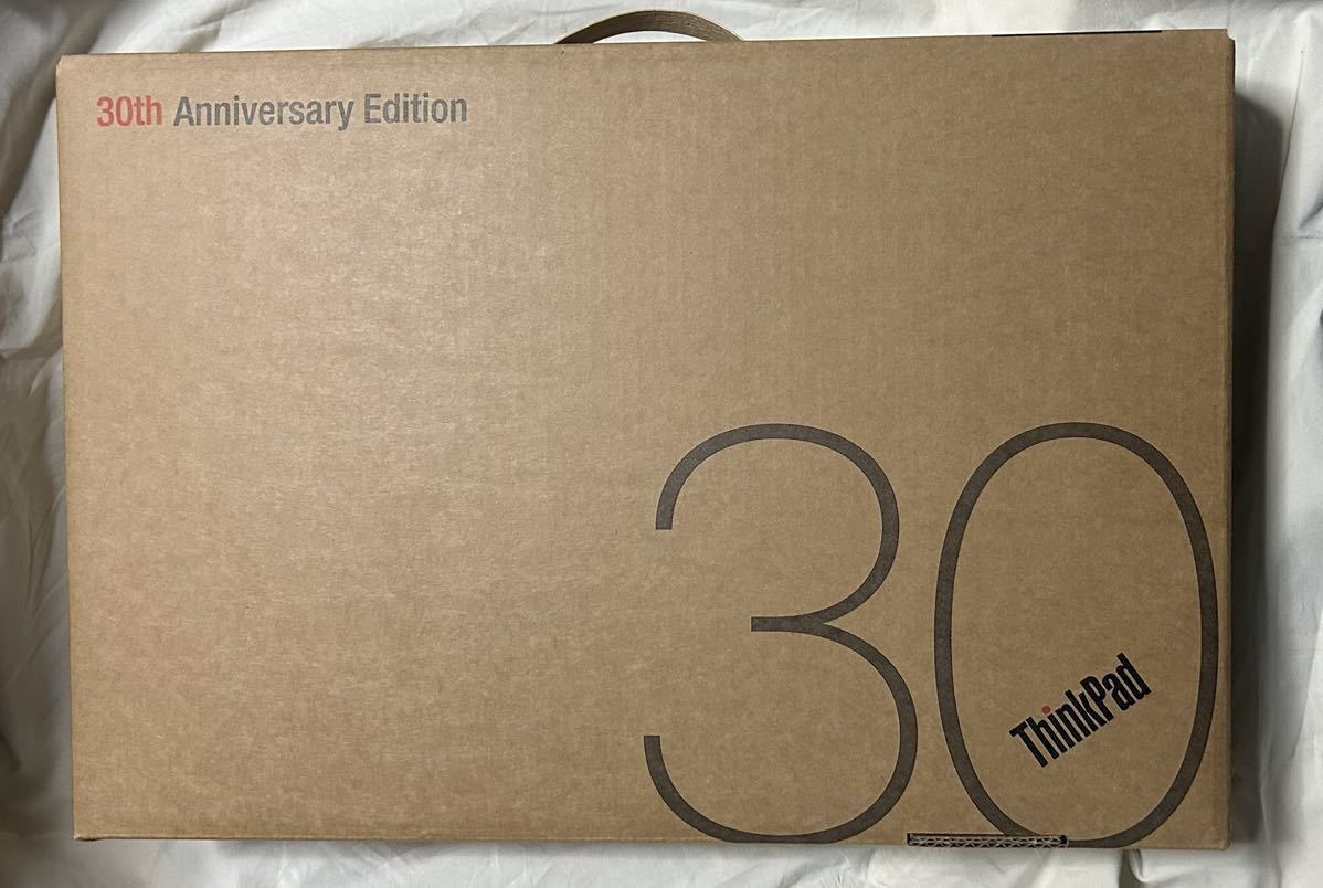 ThinkPad X1 Carbon Gen 10 30th Anniversary Edition 5G通信対応　おまけ付き(未使用品マウス、専用ブック型ケース)_画像1