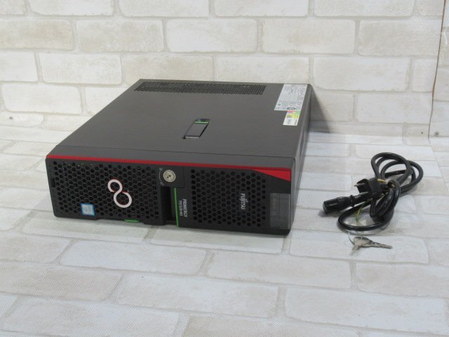 ▲Ω 新TTPC 0907◆ 富士通【 PRIMERGY TX1320 M3 】【 Xeon E3-1220 V6 3.0GHz / SAS 2.5インチ 600GB ×3 / 16.0GB / OS 無 】鍵付