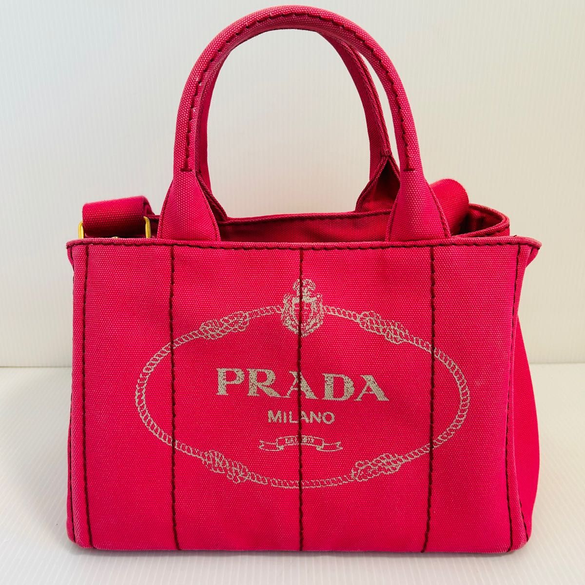 美品　プラダ　カナパ　2way ショルダーバッグ　ハンドバッグ　ピンク　斜め掛け PRADA キャンバス トートバッグ　三角ロゴ