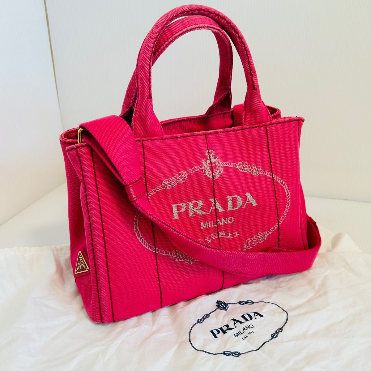 美品　プラダ　カナパ　2way ショルダーバッグ　ハンドバッグ　ピンク　斜め掛け PRADA キャンバス トートバッグ　三角ロゴ