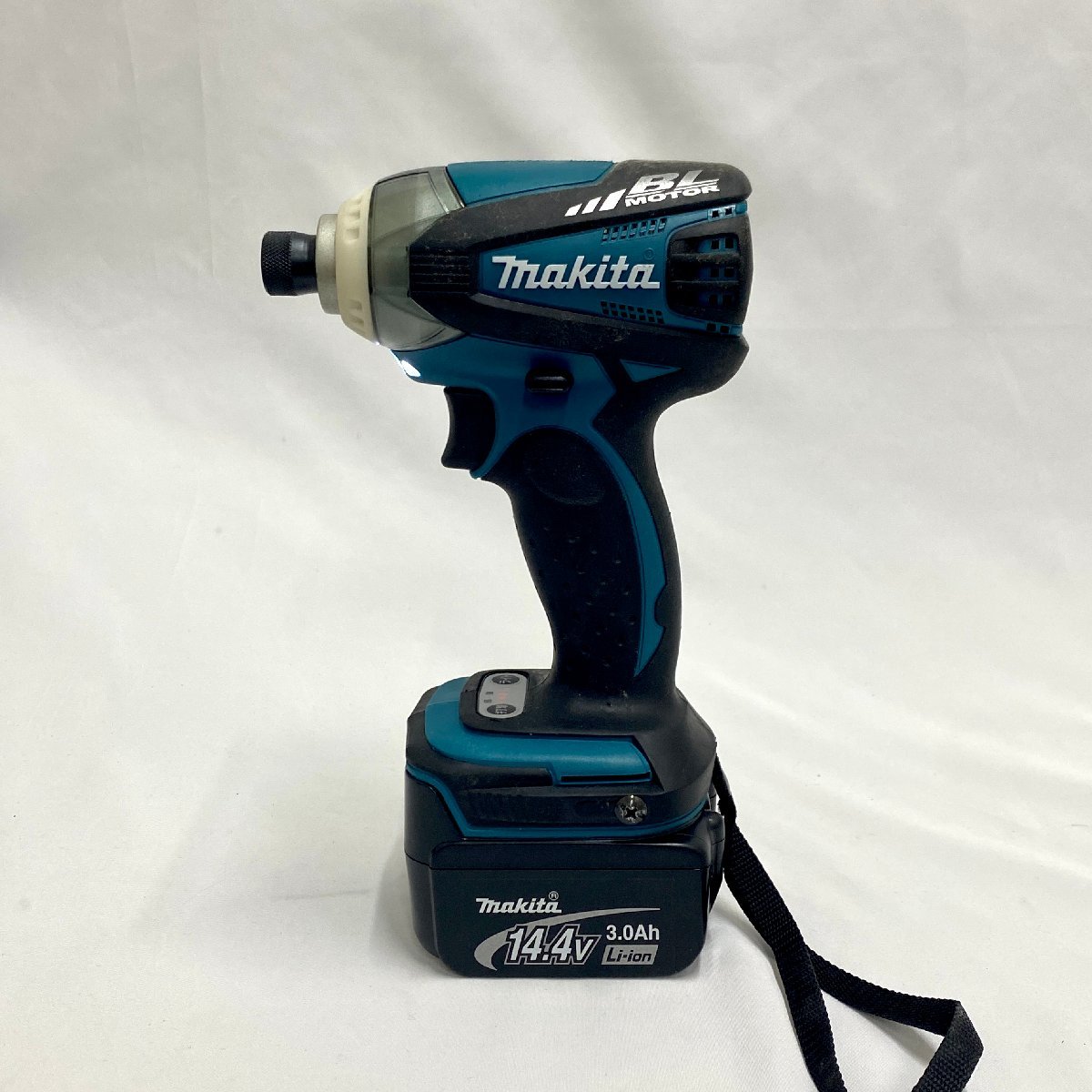 【１円スタート!】マキタ★makita★充電式インパクトドライバ★TD133DRFX★セット品★充電器★バッテリ2個★ケース有★動作確認済み_画像3