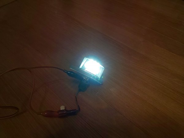 LEDナンバー灯球 6097タイプ専用 新旧ギガ・フォワード 高輝度LED 8.000mcd 7発使用 24V用 送料無料（定形外郵便）_超高輝度LED拡散型 8.000mcd 7発使用。