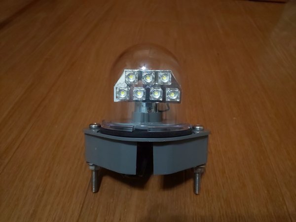 LEDナンバー灯球 64018タイプ専用 17年型モデル スーパーグレート・ファイター 高輝度LED 8.000mcd 7発使用 24V用 送料無料（定形外郵便）_取り付け状態。